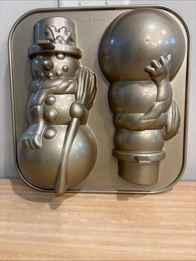 Nordic Ware Snowman Cake Pan - 2-Section Mold never used
